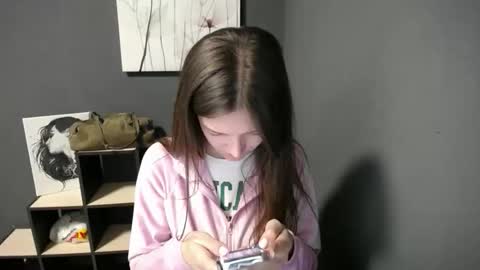 Snapshot of shining_pearl chatting on 28, 4, 2026 Jesica online show from 28, 4, 2026