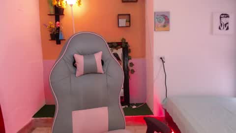 Snapshot of shiny_ela_ chatting on 28, 5, 2026 Ela 3 online show from 28, 5, 2026