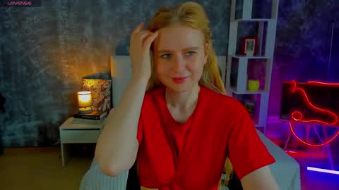 Snapshot of shiny_lisss chatting on 23, 4, 2026 Lisa online show from 23, 4, 2026