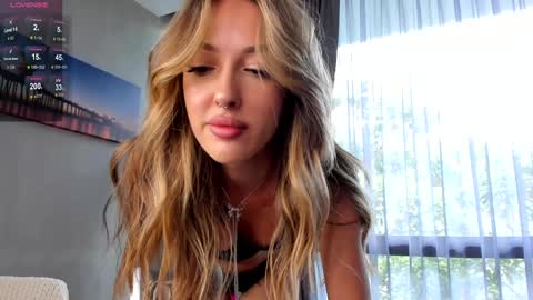 Snapshot of shinyways chatting on 12, 12, 2024 Melissa online show from 12, 12, 2024
