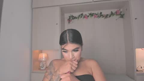 Snapshot of shirleyyjones chatting on 4, 12, 2025 Shirley online show from 4, 12, 2025