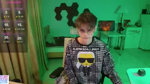 Snapshot of shiromy_ chatting on 30, 4, 2026 shiromy_ online show from 30, 4, 2026