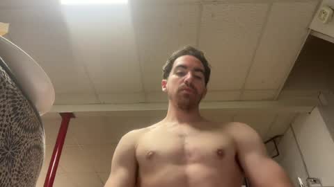 Snapshot of shirtlesshunk15 chatting on 13, 6, 2026 shirtlesshunk15 online show from 13, 6, 2026