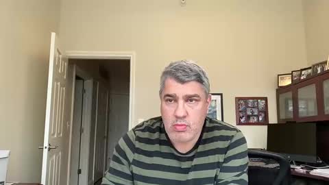 Snapshot of showmet chatting on 11, 2, 2025 Chicago Guy online show from 11, 2, 2025