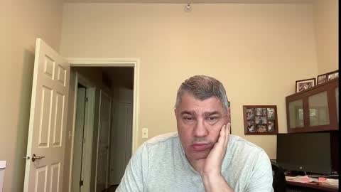 Snapshot of showmet chatting on 16, 9, 2025 Chicago Guy online show from 16, 9, 2025