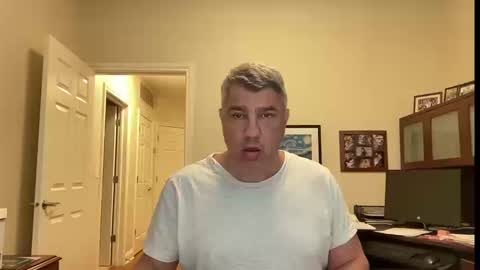 Snapshot of showmet chatting on 20, 9, 2025 Chicago Guy online show from 20, 9, 2025