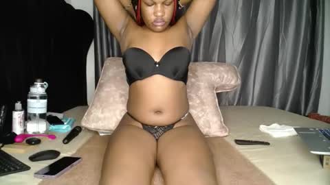 Snapshot of shugacubee chatting on 8, 1, 2025 EVA online show from 8, 1, 2025