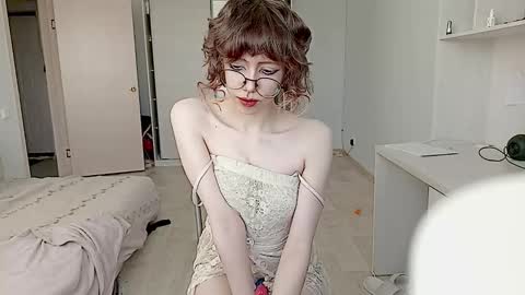 Snapshot of shushencii chatting on 29, 9, 2025 Aria online show from 29, 9, 2025