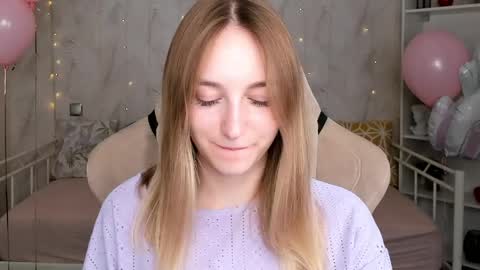 Snapshot of shy__polly chatting on 7, 4, 2026 Polly online show from 7, 4, 2026