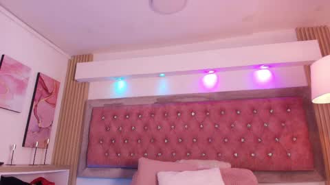 Snapshot of shy_cherry_ chatting on 5, 4, 2026 cherry online show from 5, 4, 2026