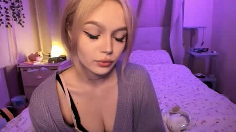 Snapshot of shy_meowmegan chatting on 1, 10, 2025 Megan 3 online show from 1, 10, 2025