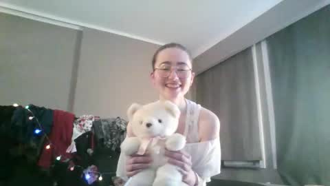 Shy Night Bat online show from 29, 3, 2026