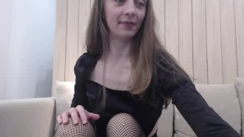 Snapshot of shy_schoolgirl_ chatting on 30, 12, 2024 shy_schoolgirl_ online show from 30, 12, 2024