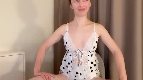Snapshot of shy_schoolgirl_ chatting on 8, 3, 2026 shy_schoolgirl_ online show from 8, 3, 2026