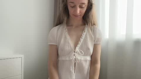 Snapshot of shy_schoolgirl_ chatting on 20, 5, 2026 shy_schoolgirl_ online show from 20, 5, 2026