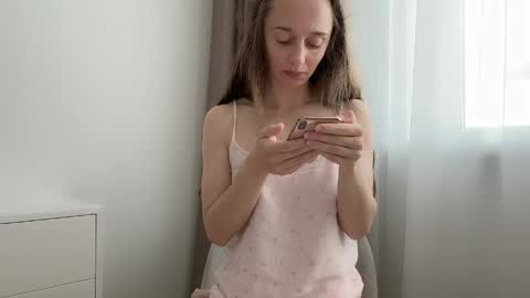 Snapshot of shy_schoolgirl_ chatting on 26, 5, 2026 shy_schoolgirl_ online show from 26, 5, 2026