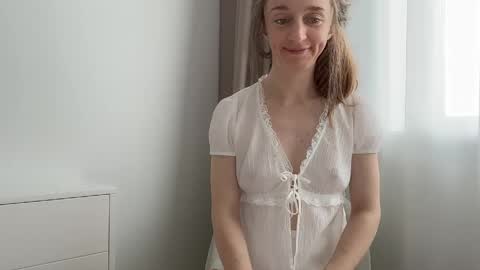 Snapshot of shy_schoolgirl_ chatting on 29, 5, 2026 shy_schoolgirl_ online show from 29, 5, 2026