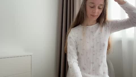 Snapshot of shy_schoolgirl_ chatting on 30, 5, 2026 shy_schoolgirl_ online show from 30, 5, 2026