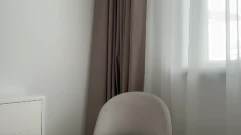Snapshot of shy_schoolgirl_ chatting on 4, 6, 2026 shy_schoolgirl_ online show from 4, 6, 2026