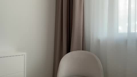 Snapshot of shy_schoolgirl_ chatting on 7, 6, 2026 shy_schoolgirl_ online show from 7, 6, 2026