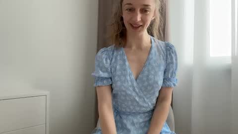 Snapshot of shy_schoolgirl_ chatting on 10, 6, 2026 shy_schoolgirl_ online show from 10, 6, 2026