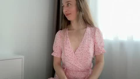 Snapshot of shy_schoolgirl_ chatting on 14, 6, 2026 shy_schoolgirl_ online show from 14, 6, 2026
