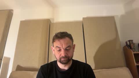 Snapshot of shyb35 chatting on 19, 10, 2025 shyb35 online show from 19, 10, 2025