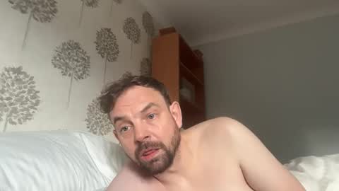 Snapshot of shyb35 chatting on 24, 10, 2025 shyb35 online show from 24, 10, 2025