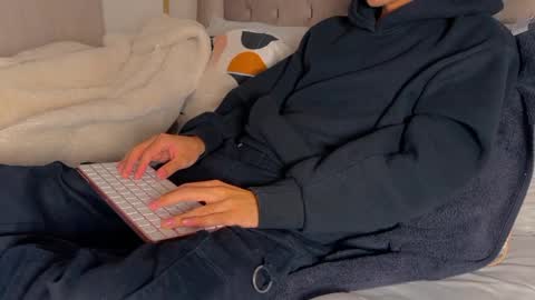 shydude666 online show from 3, 12, 2025