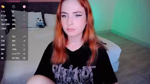 Snapshot of shyfoxxxy chatting on 14, 4, 2026 Effie online show from 14, 4, 2026