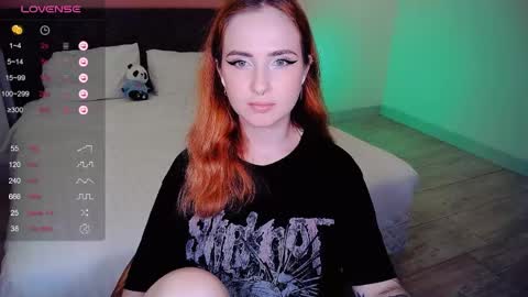 Snapshot of shyfoxxxy chatting on 15, 4, 2026 Effie online show from 15, 4, 2026