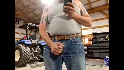 Snapshot of shyguycurious5 chatting on 17, 10, 2025 shyguycurious5 online show from 17, 10, 2025