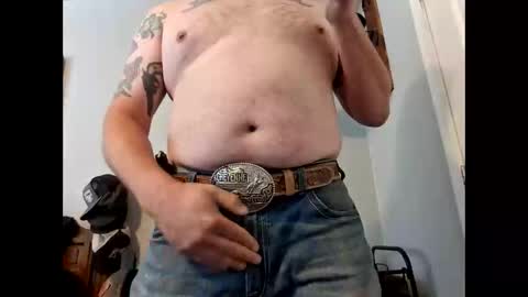 Snapshot of shyguycurious5 chatting on 11, 11, 2025 shyguycurious5 online show from 11, 11, 2025