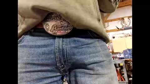 Snapshot of shyguycurious5 chatting on 13, 11, 2025 shyguycurious5 online show from 13, 11, 2025