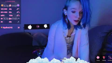 Snapshot of shyohiogirl chatting on 23, 3, 2026 Hippie online show from 23, 3, 2026