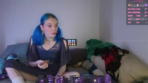 Snapshot of shyohiogirl chatting on 25, 4, 2026 Hippie online show from 25, 4, 2026