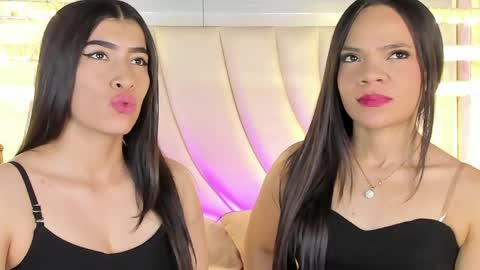 Snapshot of siara_lewis_ chatting on 9, 4, 2026 Siara and Zoe tattoo online show from 9, 4, 2026