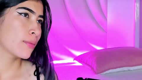 Snapshot of siara_lewis_ chatting on 15, 5, 2026 Siara and Zoe tattoo online show from 15, 5, 2026