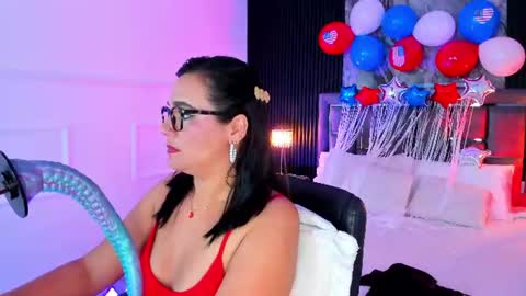 Snapshot of sienarosewood chatting on 5, 7, 2026 Siena Rosewood online show from 5, 7, 2026