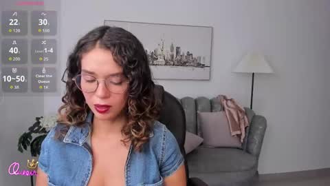 Snapshot of sienna_luxor chatting on 14, 5, 2026 siiena online show from 14, 5, 2026