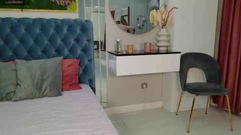 Sienna online show from 15, 2, 2026