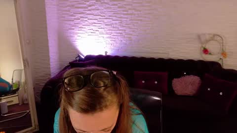 siennashinee online show from 14, 7, 2026