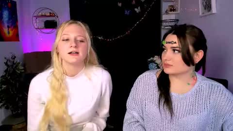 Snapshot of sierra_funny chatting on 5, 12, 2025 sierra_funny online show from 5, 12, 2025