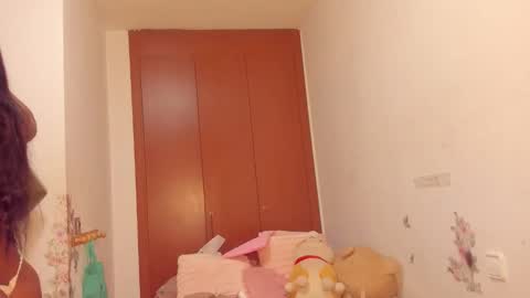 Snapshot of sierra_violet chatting on 25, 4, 2026 sierra_violet online show from 25, 4, 2026