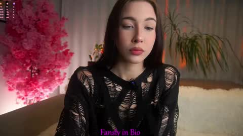 Snapshot of signehinz chatting on 13, 10, 2025 Eva online show from 13, 10, 2025