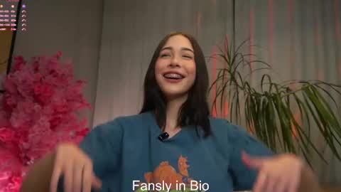 Snapshot of signehinz chatting on 14, 10, 2025 Eva online show from 14, 10, 2025