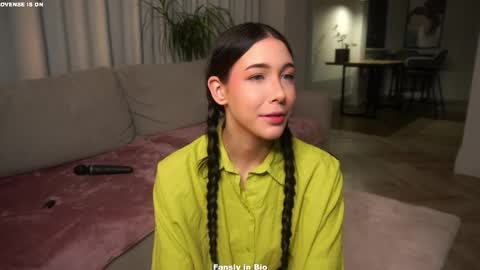 Snapshot of signehinz chatting on 20, 11, 2025 Eva online show from 20, 11, 2025