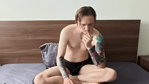 silent_stitch online show from 9, 6, 2026