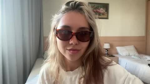 Snapshot of silicia_lu chatting on 11, 4, 2026 You fav Miss Si online show from 11, 4, 2026