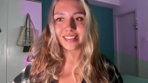 Snapshot of silicia_lu chatting on 28, 4, 2026 You fav Miss Si online show from 28, 4, 2026